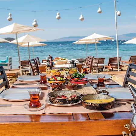 Отель Blue Bay (adults Only) Битез